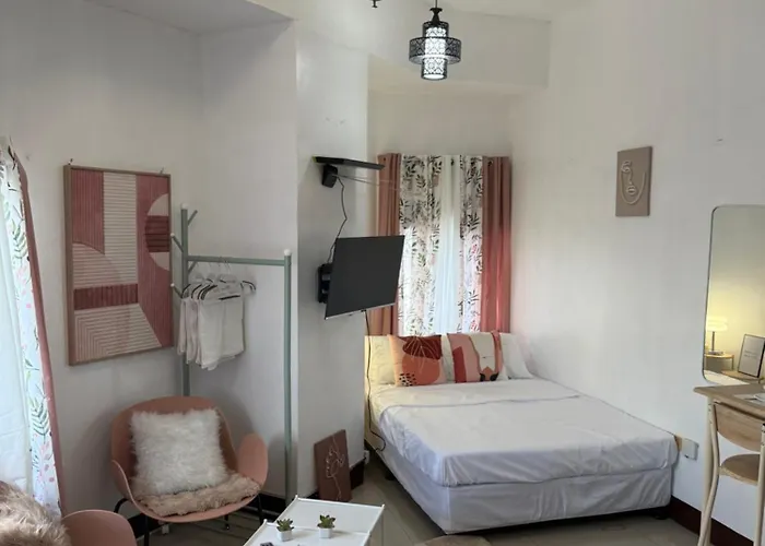 Budget Sweet Escape At San Marino Residences 호텔