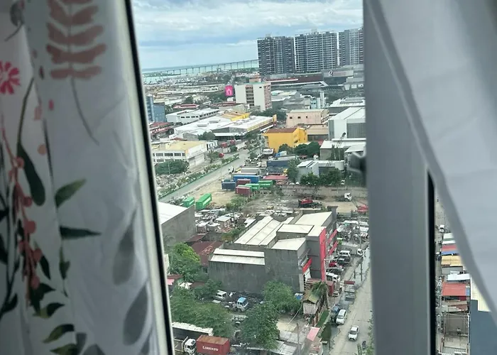 호텔 Budget Sweet Escape At San Marino Residences