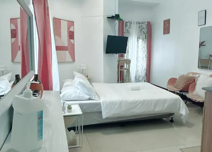 Budget Sweet Escape At San Marino Residences 호텔 3*
